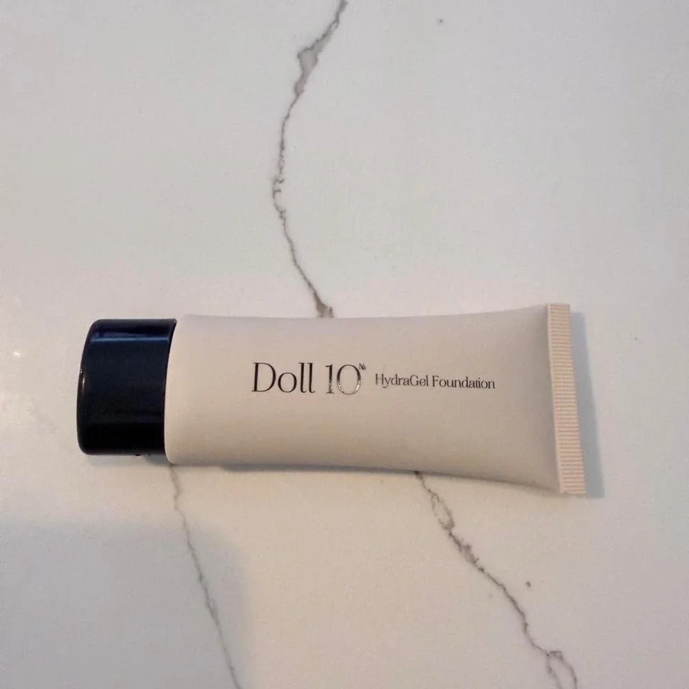 Doll 10 Hydra Gel Foundation 30 ml  1 oz‎ Deep Tan New and Sealed